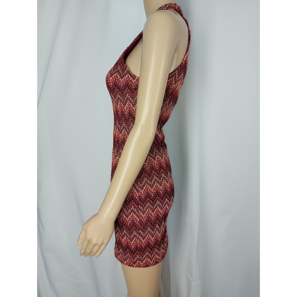 Forever 21 dress size small, wine color. Sleevelss - Picture 4 of 16